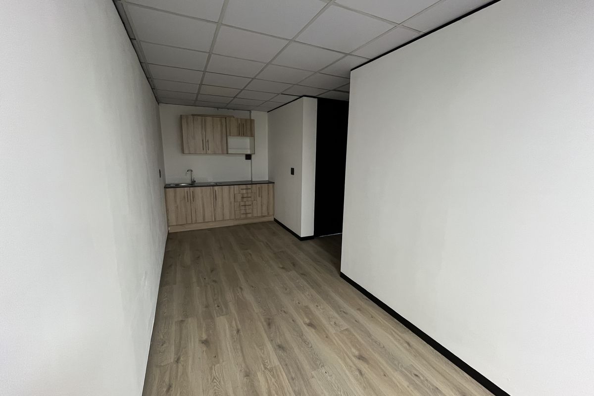 Modern Refurbished Office Space  Move in Ready - Photo 5