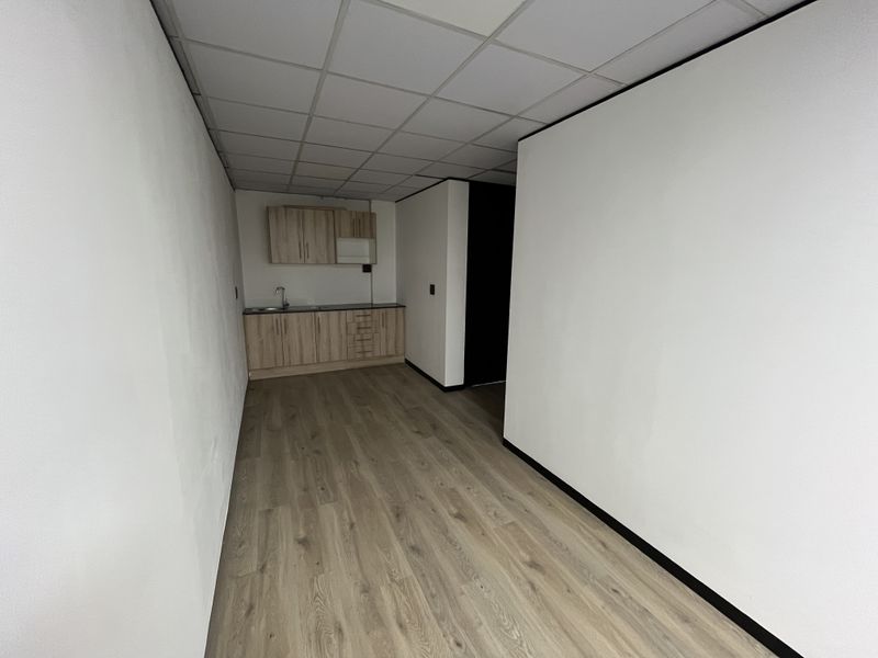 Modern Refurbished Office Space  Move in Ready - Photo 5