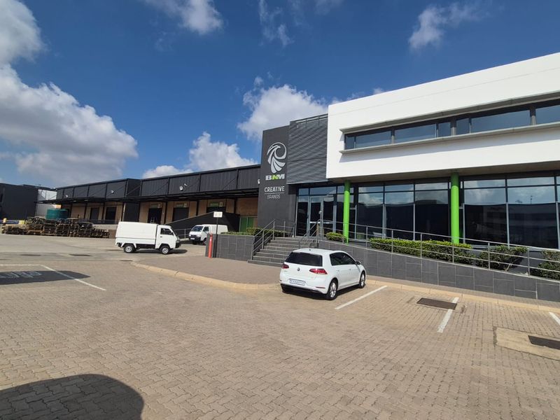 Warehouse with offices in business park to rent, Halfway House, Midrand - Photo 1