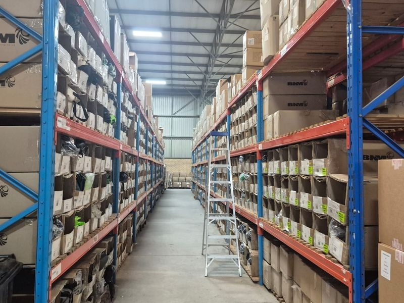 Warehouse with offices in business park to rent, Halfway House, Midrand - Photo 6