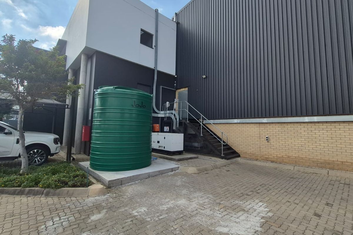 Warehouse with offices in business park to rent, Halfway House, Midrand - Photo 4