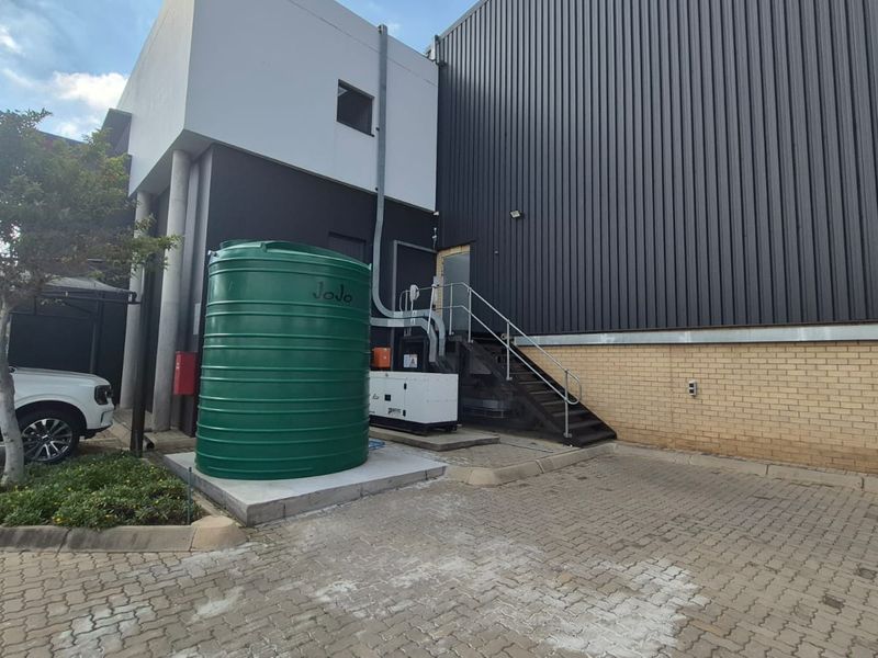 Warehouse with offices in business park to rent, Halfway House, Midrand - Photo 4