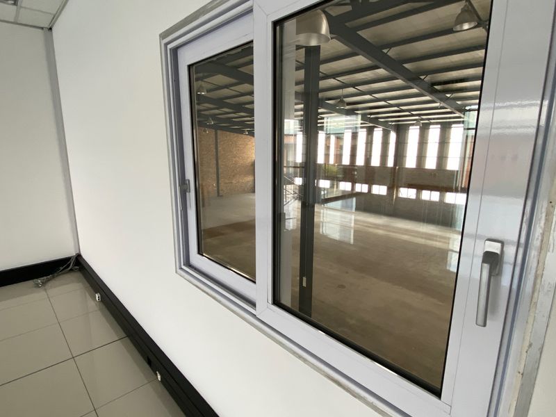 1345m2 Warehouse with Showroom For Sale in North Riding - Photo 8