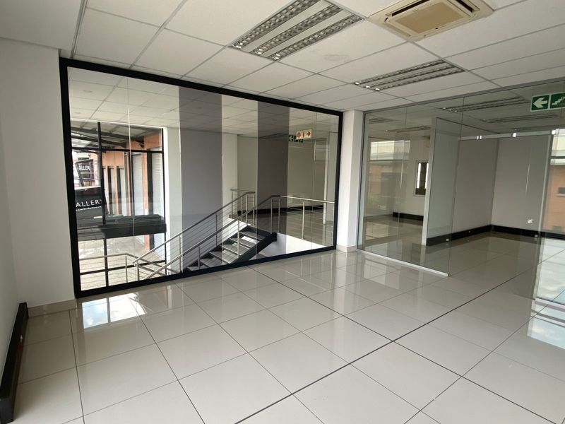 1345m2 Warehouse with Showroom For Sale in North Riding - Photo 6