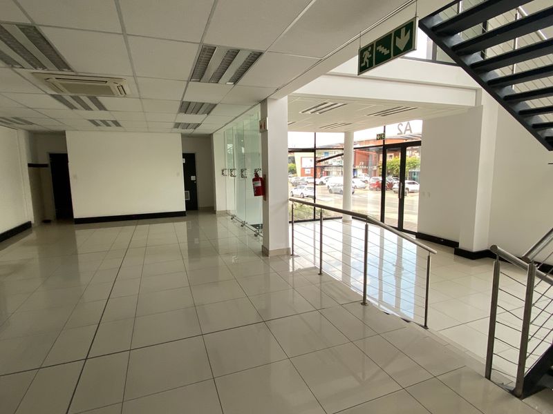 1345m2 Warehouse with Showroom For Sale in North Riding - Photo 5