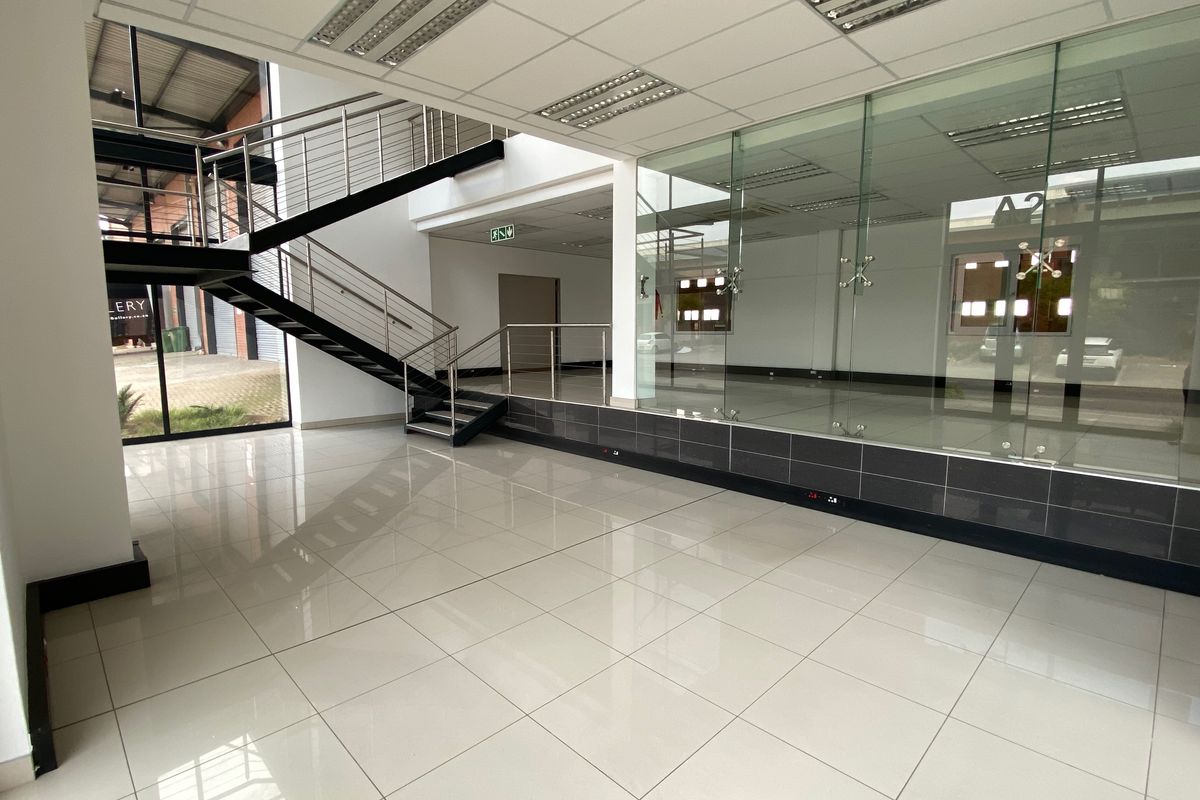 1345m2 Warehouse with Showroom For Sale in North Riding - Photo 3