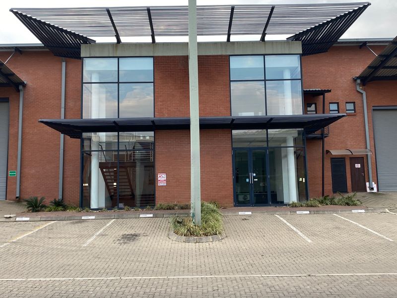 1345m2 Warehouse with Showroom For Sale in North Riding - Photo 2