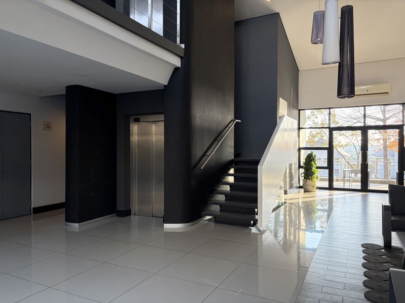 AAA Graded air-conditioned offices to rent in Hyde ark - Photo 3