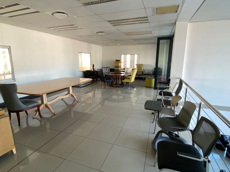 954m2 Warehouse With Showroom For Sale in North Riding - Photo 6