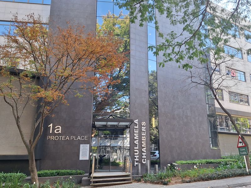 PRESTIGIOUS FITTED 982sqm LEGAL OFFICES IN SANDTON - Photo 1