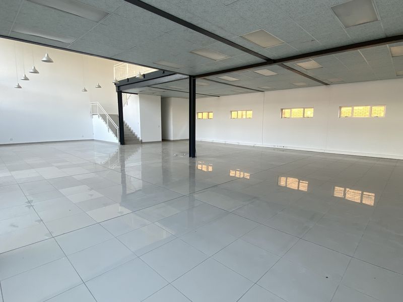 483m2 Showroom to Let in North Riding - Photo 10
