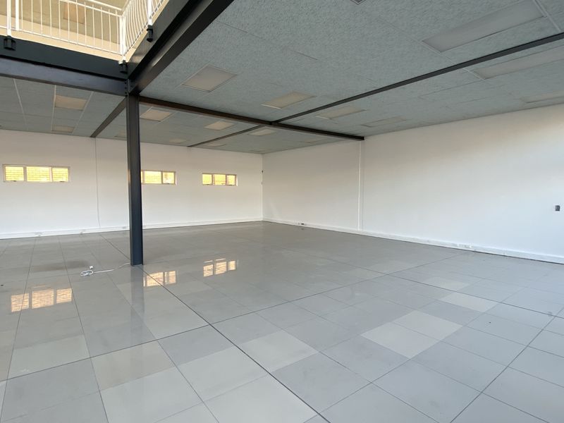483m2 Showroom to Let in North Riding - Photo 7
