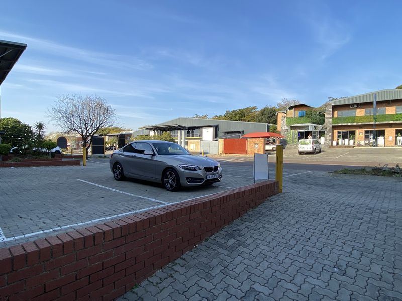 483m2 Showroom to Let in North Riding - Photo 3