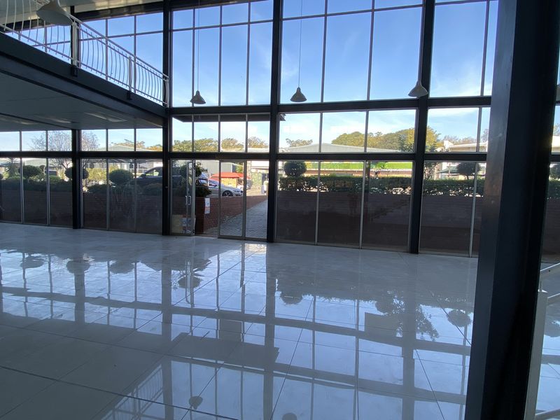 483m2 Showroom to Let in North Riding - Photo 8