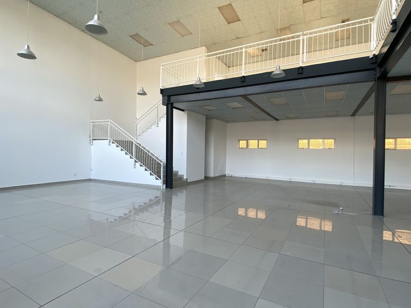 483m2 Showroom to Let in North Riding - Photo 6