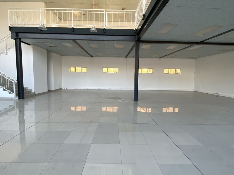 483m2 Showroom to Let in North Riding - Photo 5