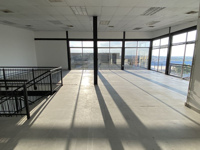 363m2 Multi-level Industrial Showroom to Let in North Riding - Photo 9