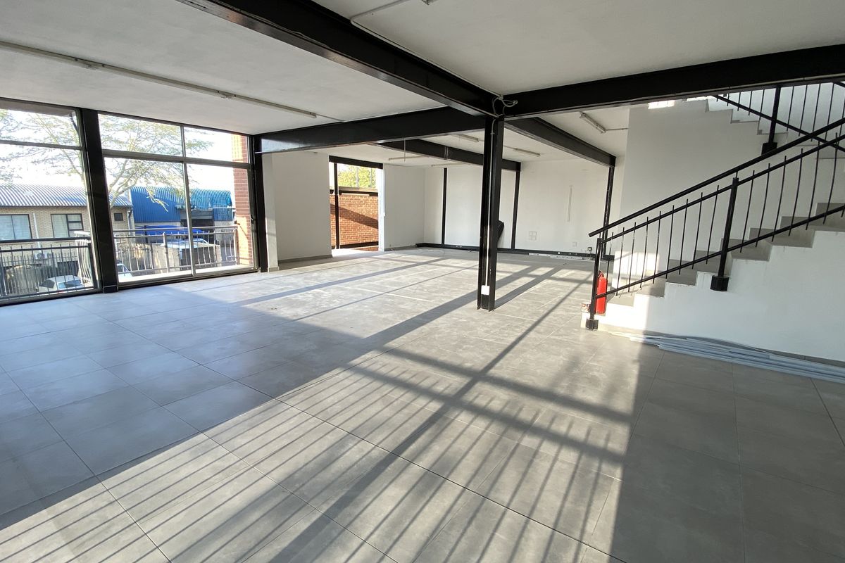 363m2 Multi-level Industrial Showroom to Let in North Riding - Photo 4