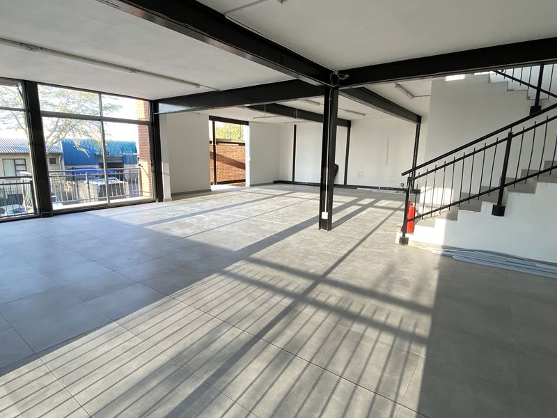363m2 Multi-level Industrial Showroom to Let in North Riding - Photo 4