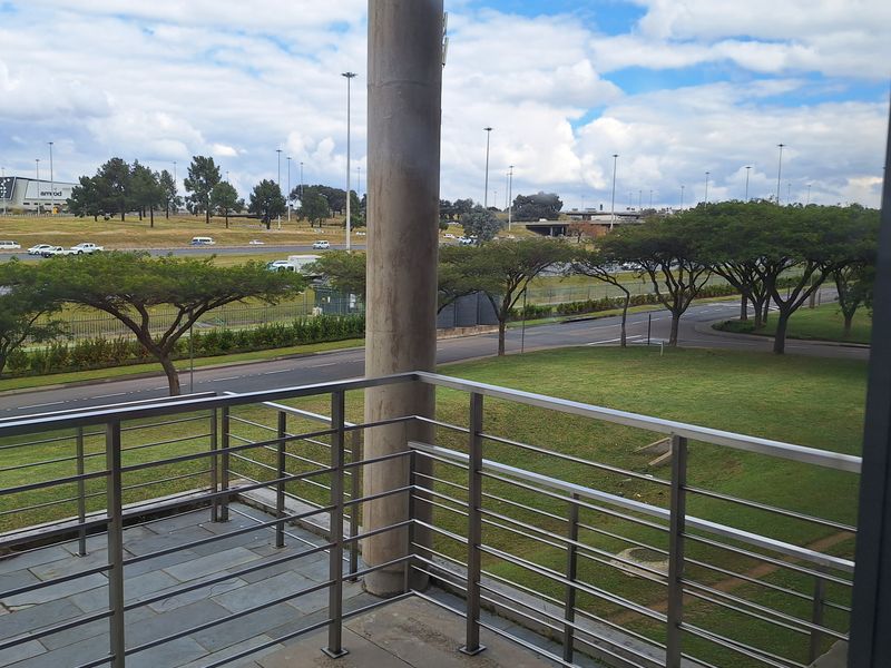 LANDMARK CORPOATE OFFICE IN WOODMEAD - Photo 3