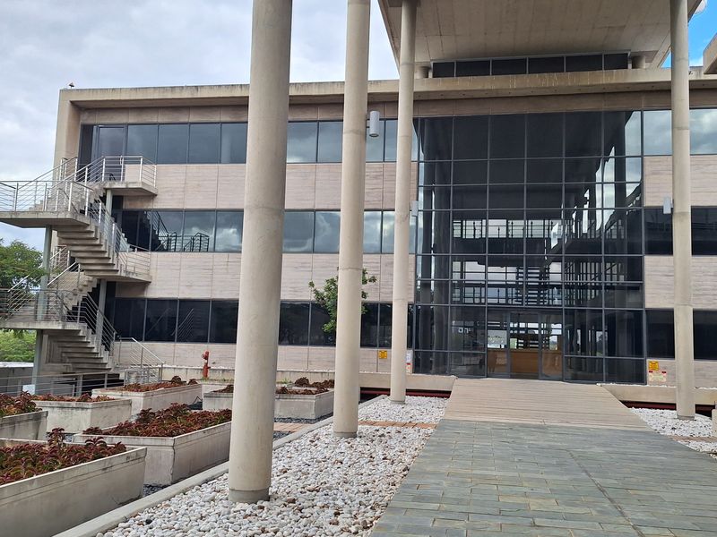 LANDMARK CORPOATE OFFICE IN WOODMEAD - Photo 2