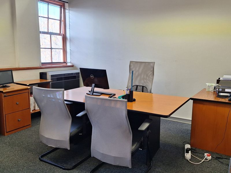 189sqm FITTED OFFICE IN PRIME LOCATION, CHISELHURSTON, SANDTON - Photo 8
