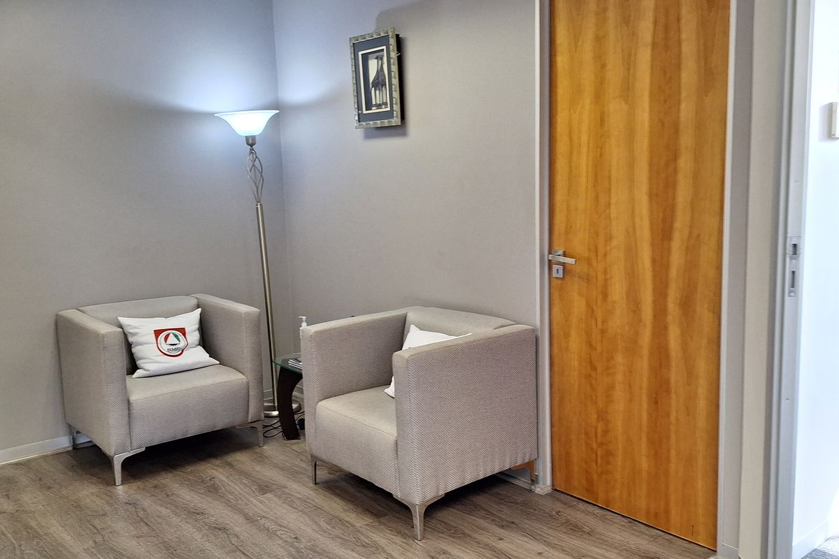 189sqm FITTED OFFICE IN PRIME LOCATION, CHISELHURSTON, SANDTON - Photo 2
