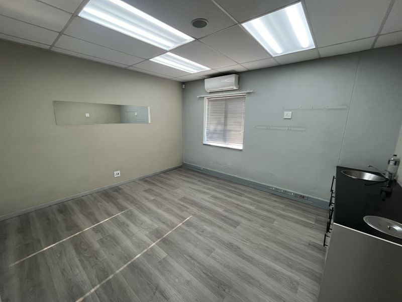 Modern Ground Floor Office Suite To Let- Bryanston - Photo 7
