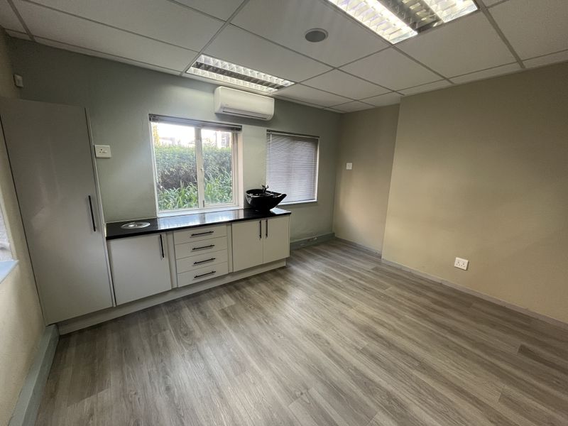Modern Ground Floor Office Suite To Let- Bryanston - Photo 6