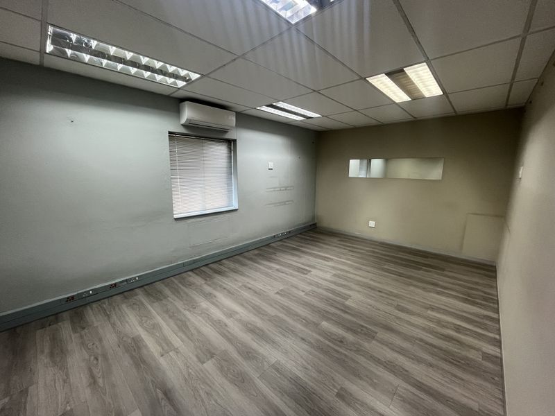 Modern Ground Floor Office Suite To Let- Bryanston - Photo 4