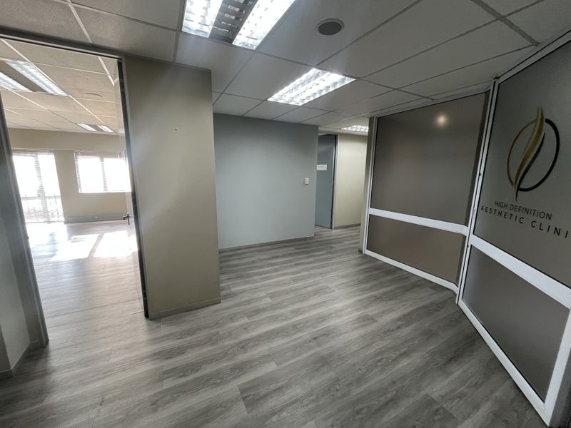 Modern Ground Floor Office Suite To Let- Bryanston - Photo 5