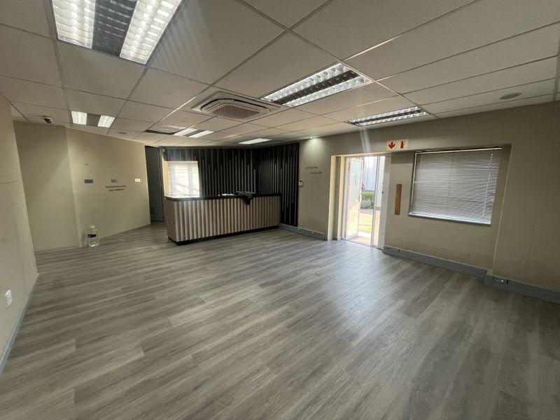 Modern Ground Floor Office Suite To Let- Bryanston - Photo 3