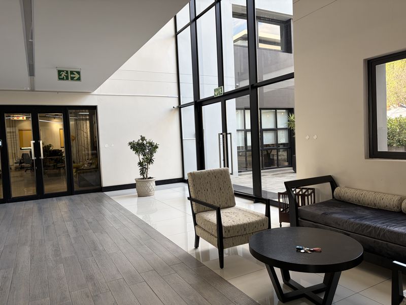 Attractive air-conditioned offices available to rent in Hyde Park - Photo 4