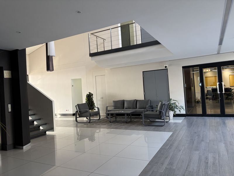 Attractive air-conditioned offices available to rent in Hyde Park - Photo 2