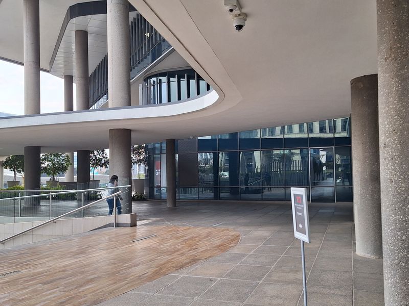1,420m2 FULLY FITTED OFFICE TO LET IN SANDTON CBD - Photo 3