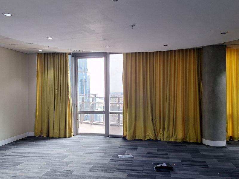 1,420m2 FULLY FITTED OFFICE TO LET IN SANDTON CBD - Photo 10