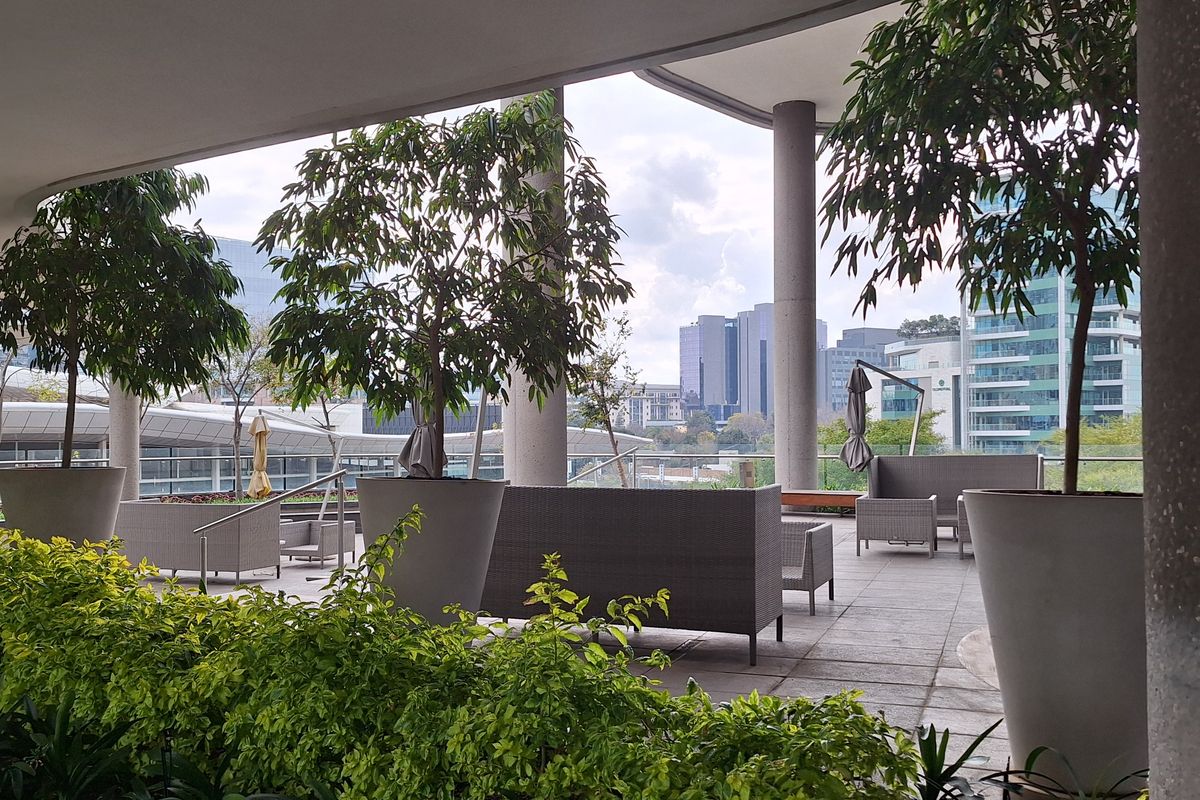 1,420m2 FULLY FITTED OFFICE TO LET IN SANDTON CBD - Photo 4
