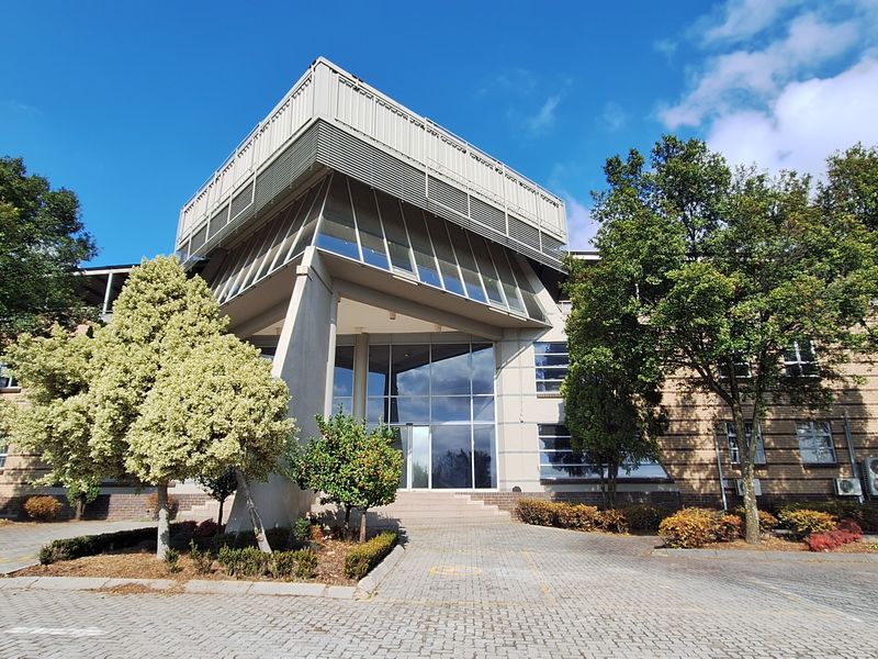 Entire Office block ideal for call centre close to N1 Highway - Photo 1