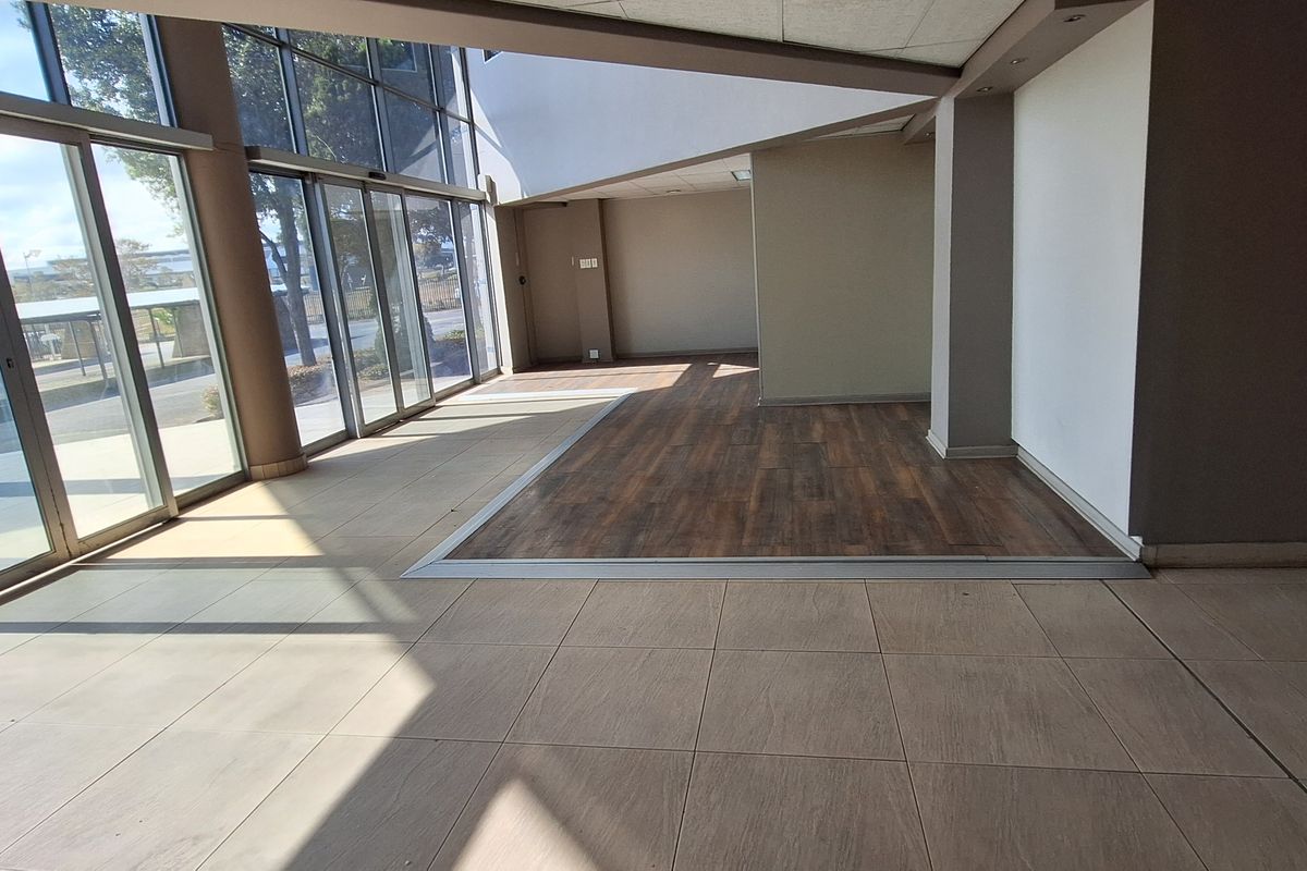Entire Office block ideal for call centre close to N1 Highway - Photo 3