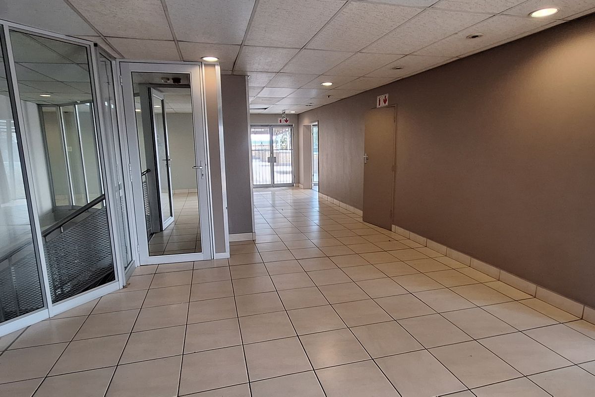 Entire Office block ideal for call centre close to N1 Highway - Photo 4