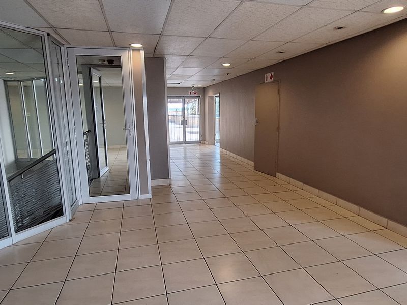 Entire Office block ideal for call centre close to N1 Highway - Photo 4