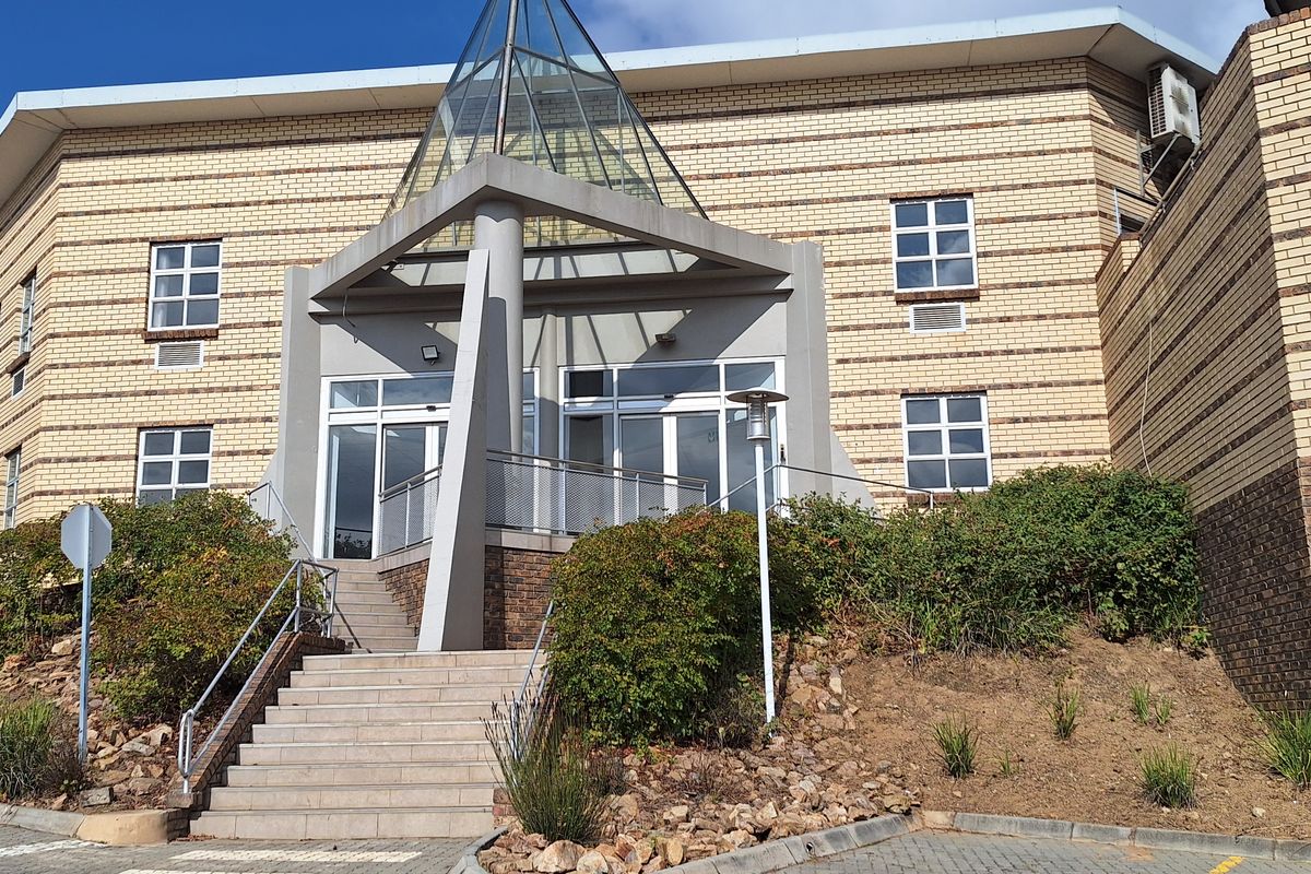 Entire Office block ideal for call centre close to N1 Highway - Photo 2