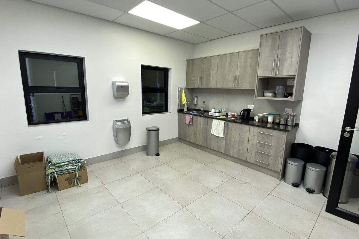 Warehouse Rental Monthly In Randburg - Photo 4