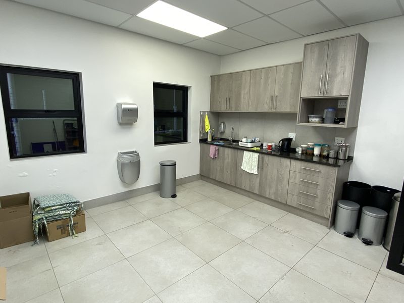 Warehouse Rental Monthly In Randburg - Photo 4