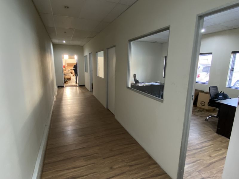 1034m2 Stand-Alone Warehouse to Let in North Riding - Photo 10