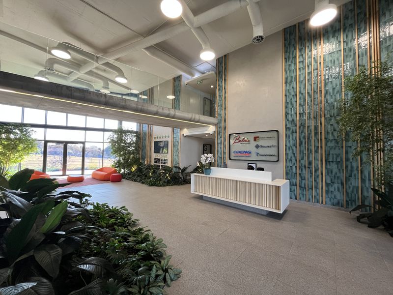 P-Grade Office available - Move in ready - Photo 1