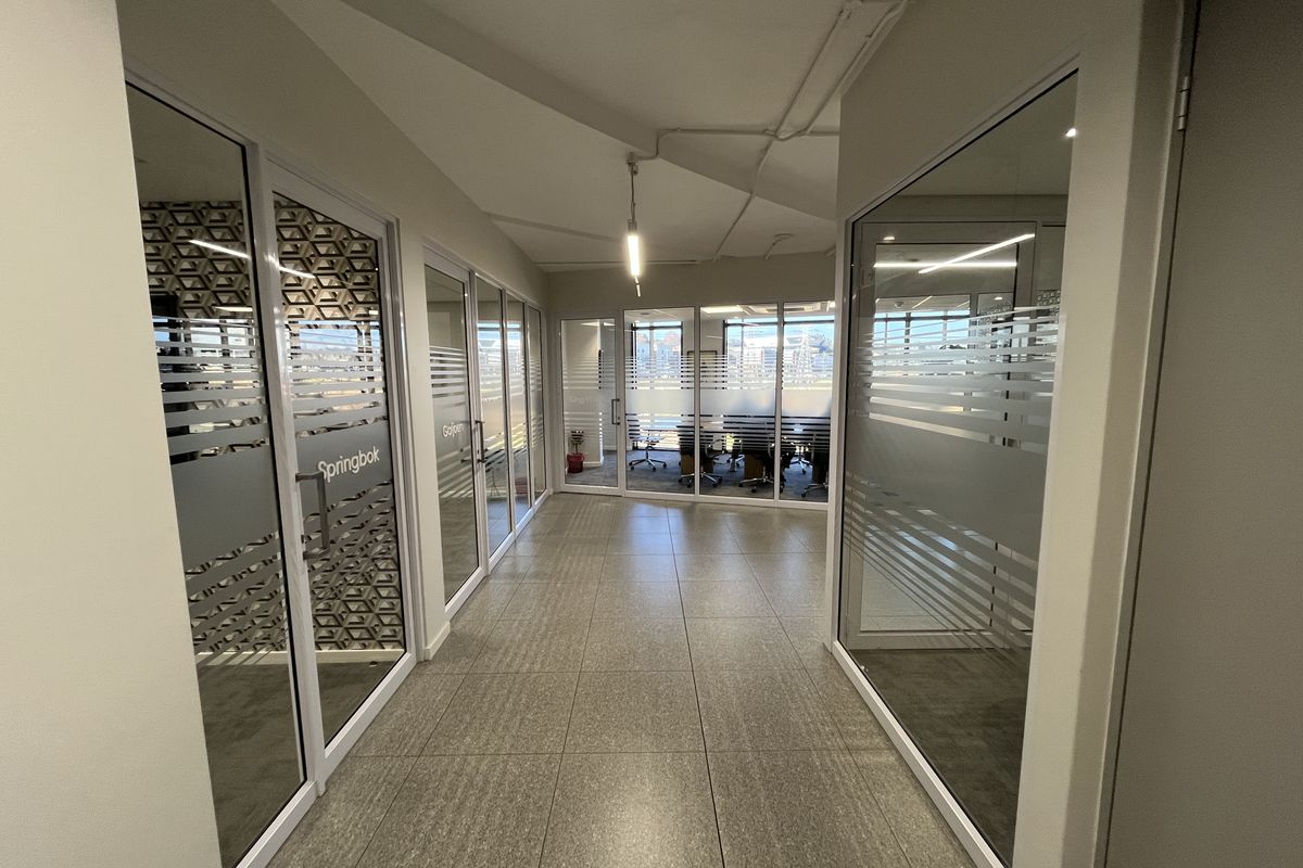 P-Grade Office available - Move in ready - Photo 5