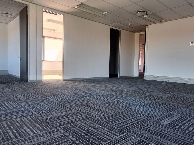 Sunninghill Commercial Rental - 4041sqm  - Entire Office Floor To Let in Secure Office Park - Photo 10