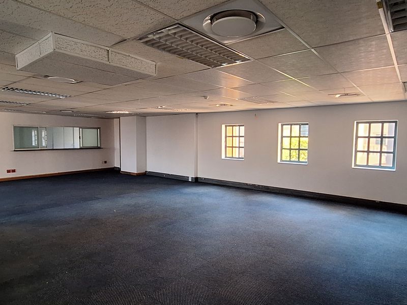 Sunninghill Commercial Rental in secure Business Park 1910SQM - Photo 10