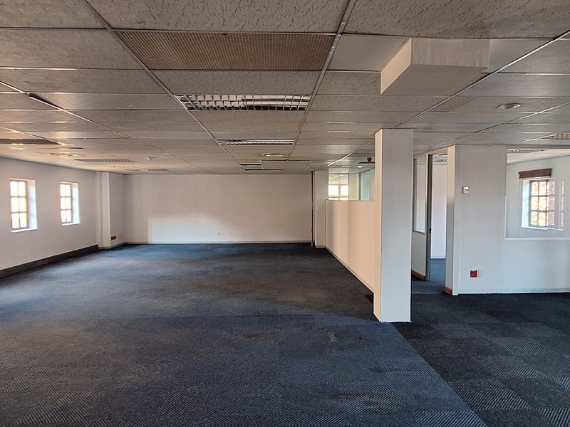 Sunninghill Commercial Rental in secure Business Park 1910SQM - Photo 9